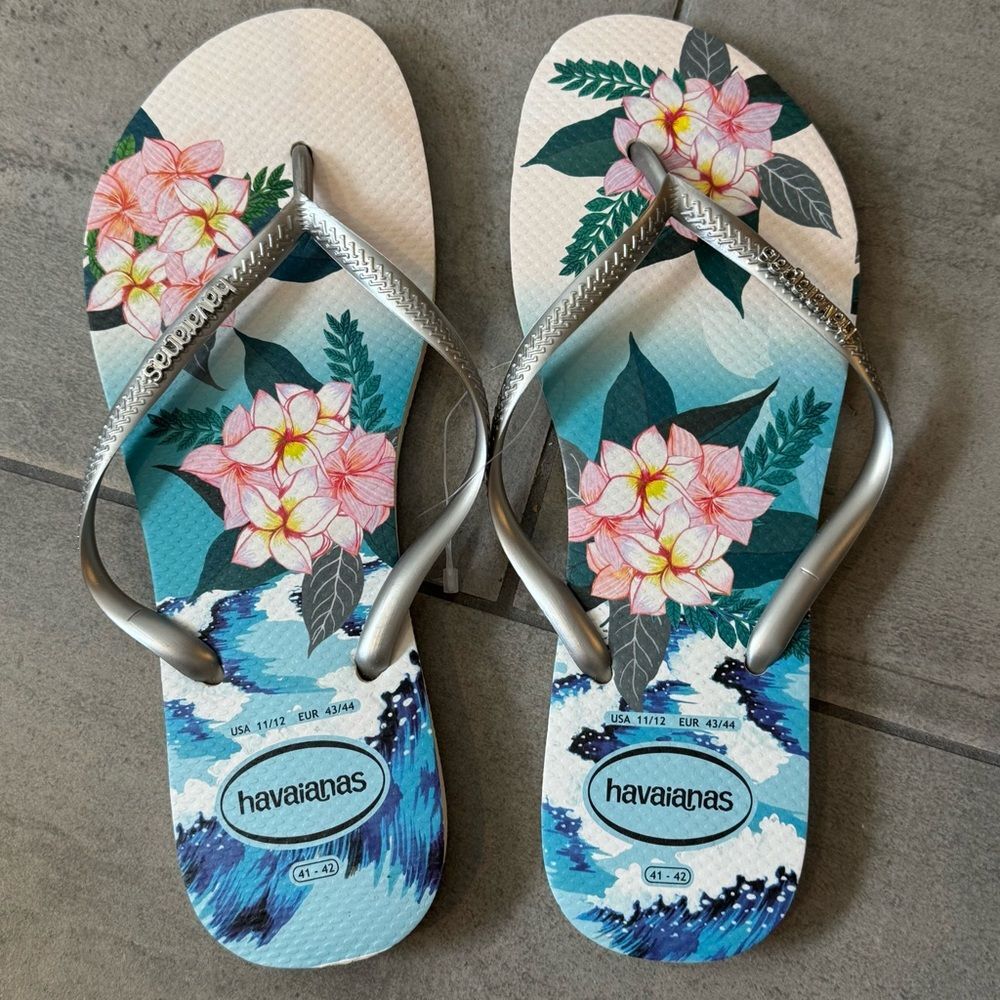 Havaianas Beach Tropical Floral Flip Flops (11/12) New
